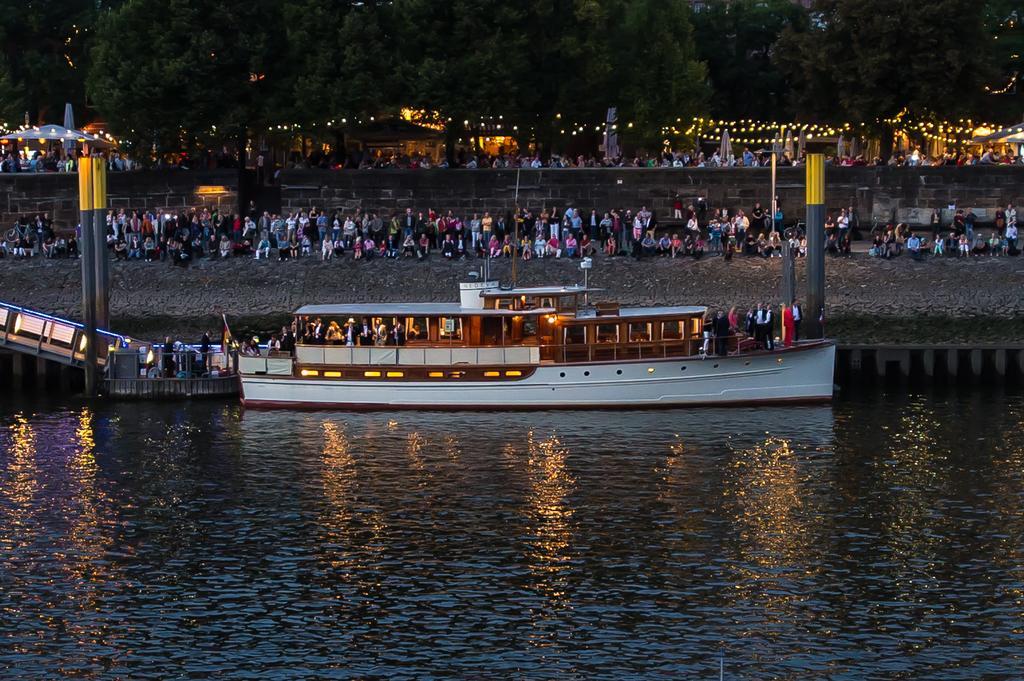 Hotelschiff Nedeva Bremen Exterior foto